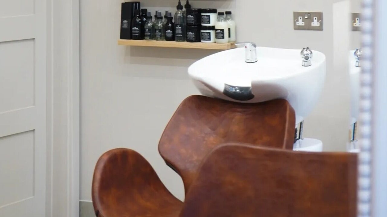 d0b0d1cd-5f57-43de-846f-436227ec71af-gracewakerhair-gb-england-oakley-fresha-6430020