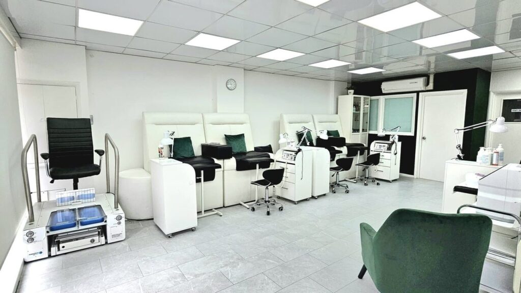 d124637c-d4ca-492a-8ba8-af3aa7ab1428-pedicureprolinebeautyaestheticcentre-gb-england-kingstonuponthames-fresha-2986121