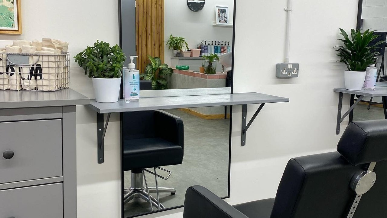 d1270866-9e65-43c3-80eb-2a701f7e63a7-rebeccaclairesalon-gb-england-worcester-bishopsfrome-fresha-5130856