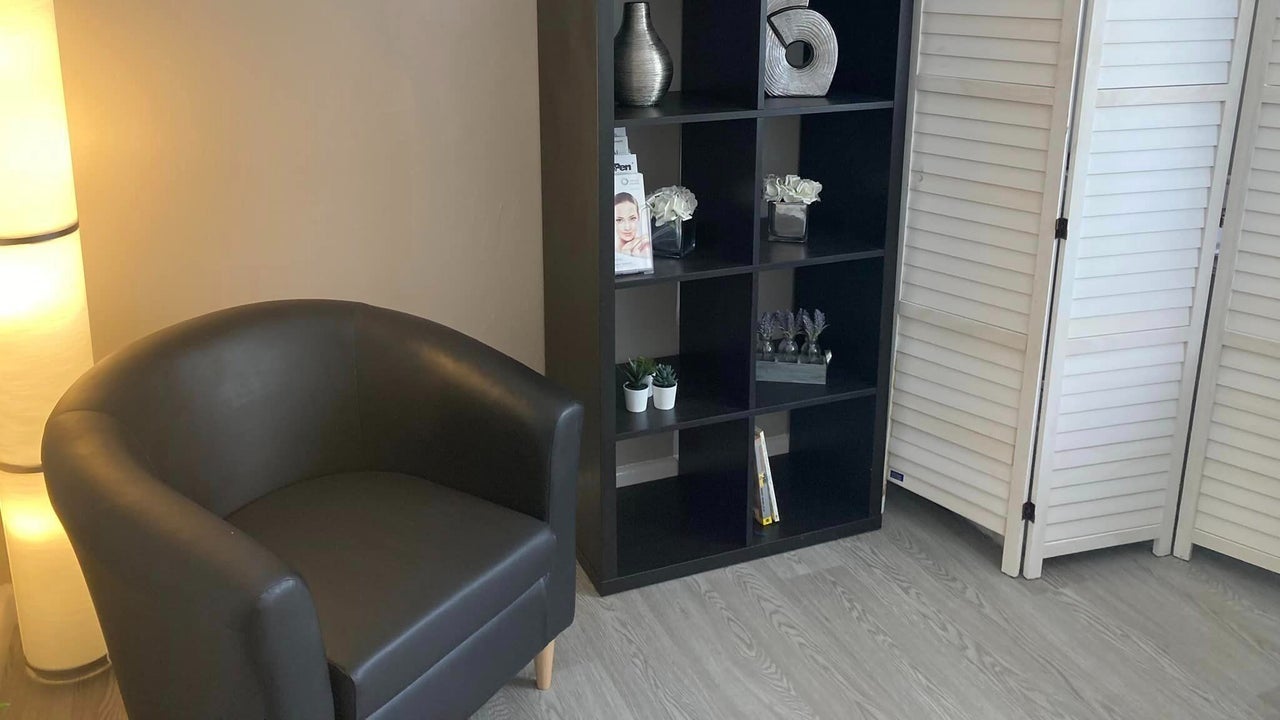 d175bf76-159c-4368-b876-ed5a3cf5b44b-healthwellclinic-gb-england-cowes-fresha-9987181