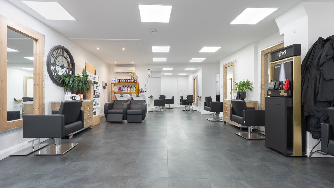 d1fa393d-a93d-42d7-ad49-b6a9be6db5e9-caragibbshairdressing-gb-england-sale-fresha-3569151