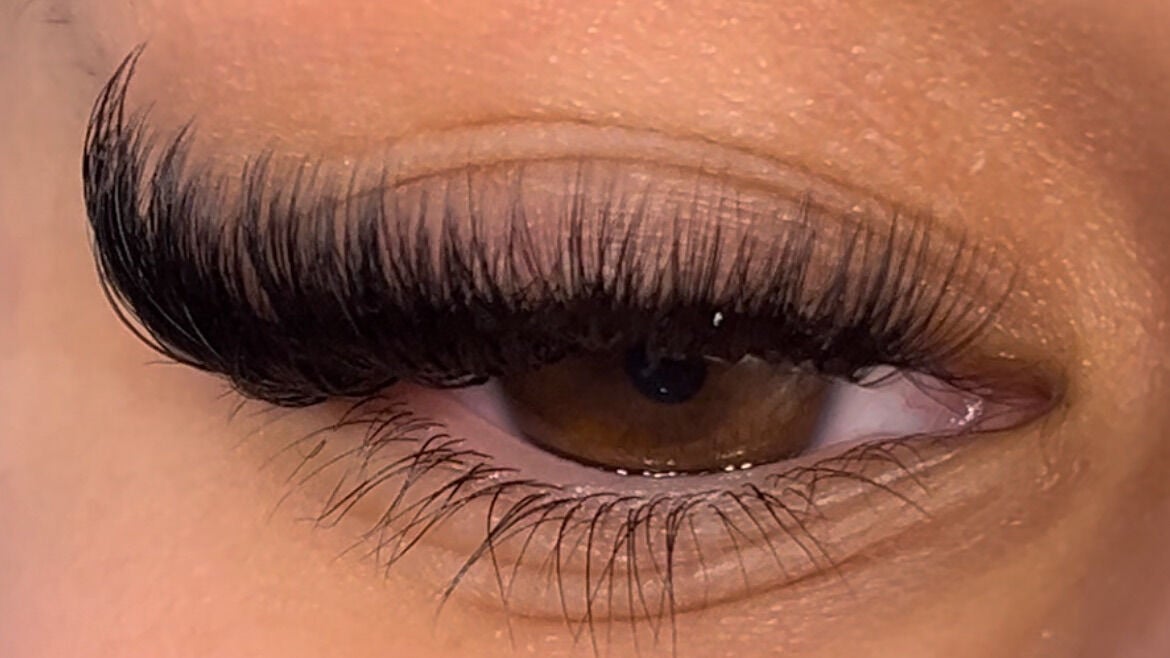 d2e1e5f2-85d5-484d-8993-c22f00e1ca46-lashedbyamri-gb-england-westbromwich-fresha-4518745