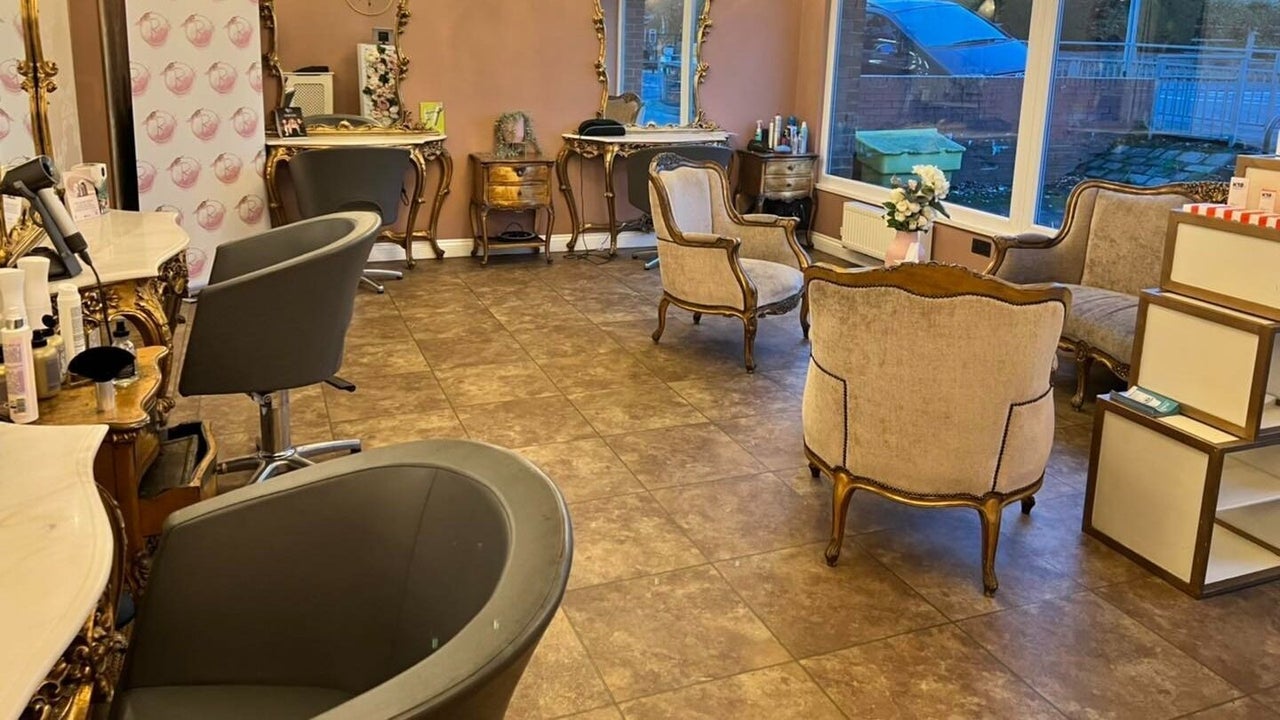 d36e7a34-1934-47d1-bd00-1fca366f648a-religionhairbeauty-gb-england-morley-fresha-5079828