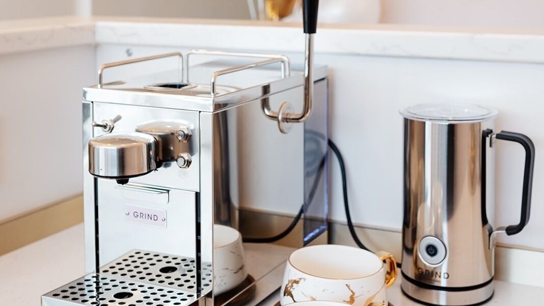 d3bc8470-bf68-4b74-bd84-77ceefb870aa-5899894