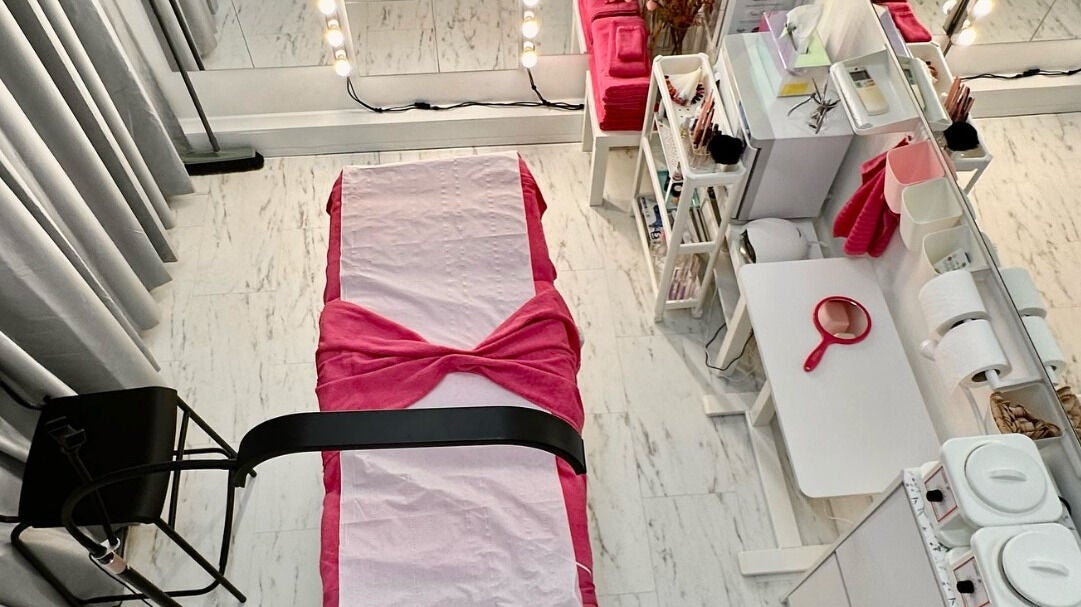 d43f02e8-92b5-42ab-ad83-9469c1ddd6b4-bonitawaxingthreadingpedicuredeeptissuemassage-gb-england-guildford-fresha-9188577