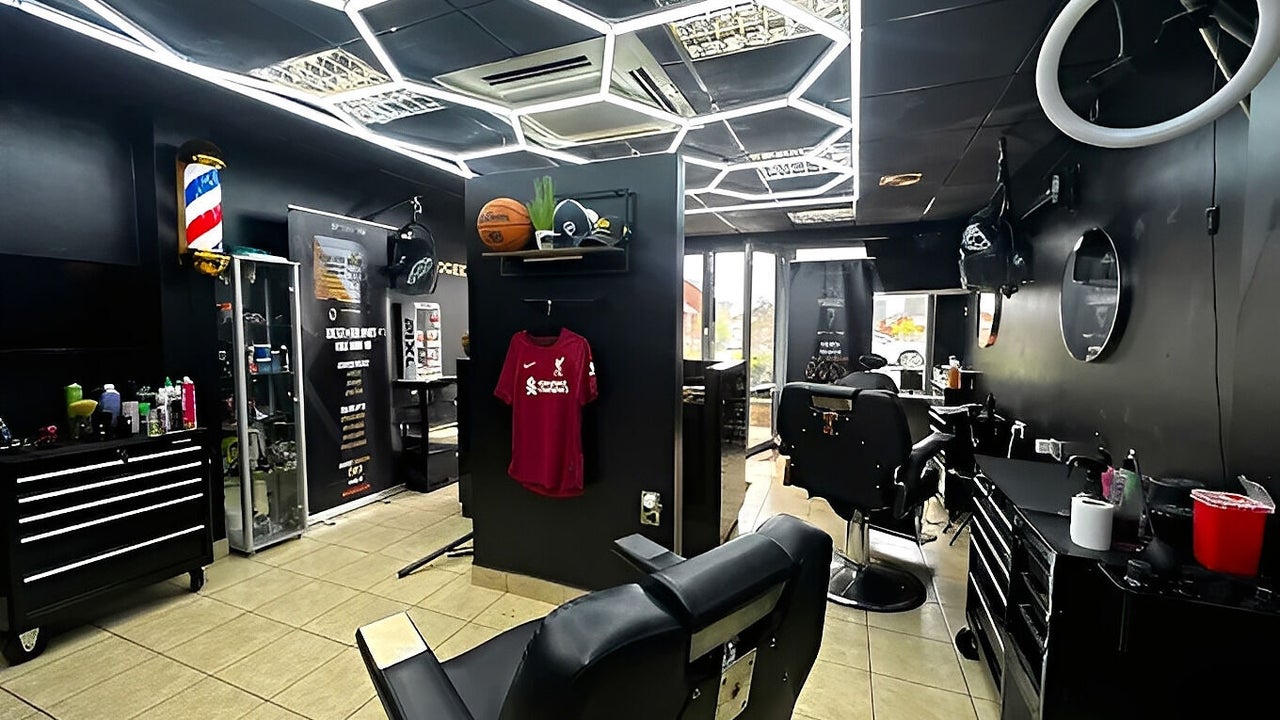 d4b9a1ed-37f3-4a2b-9730-6f31e67596ed-twoceescuts-gb-england-stoke-on-trent-hanley-fresha-9262345