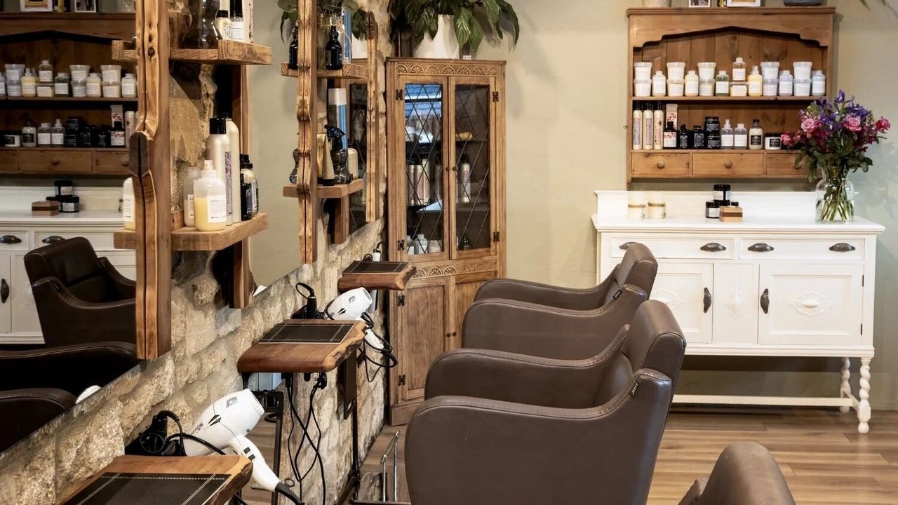 d4e599f6-f1dc-459d-95ec-3176f553c162-thehairloft-gb-england-stoke-sub-hamdon-fresha-3997586