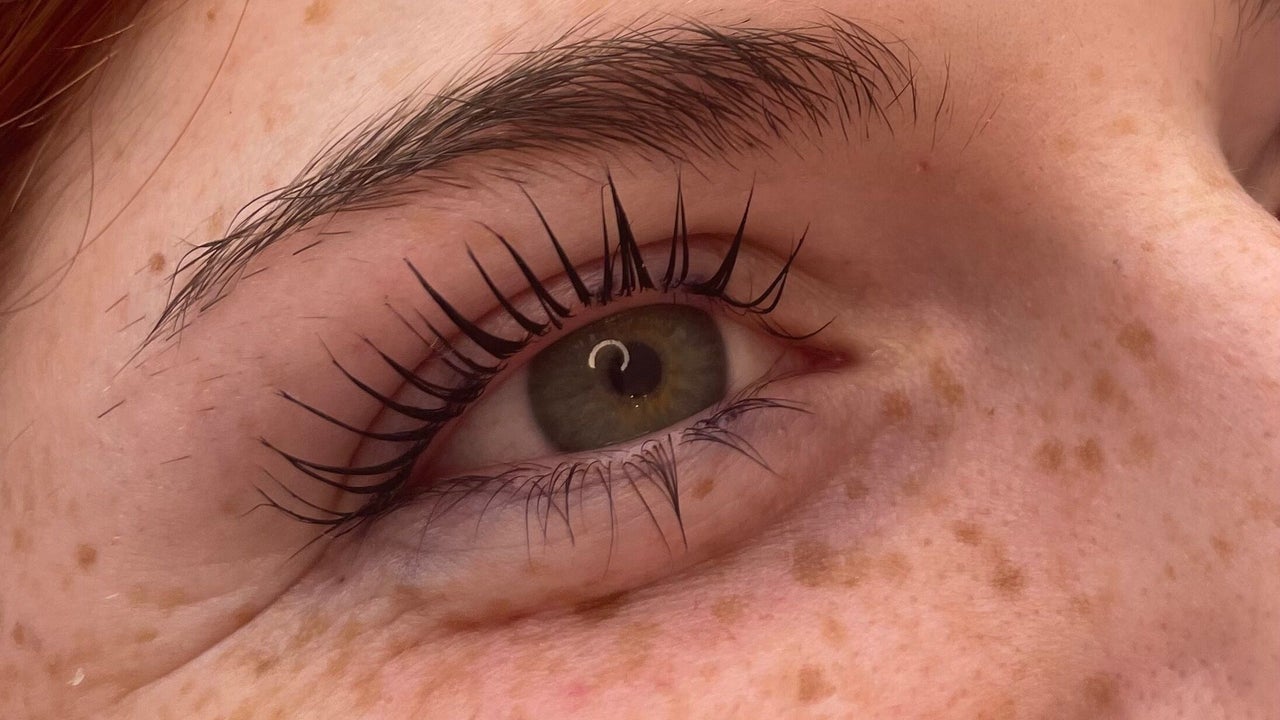 d593342a-f66c-473d-a4ef-d440eba30232-livvilashnglow-gb-england-stoke-on-trent-fresha-5404846