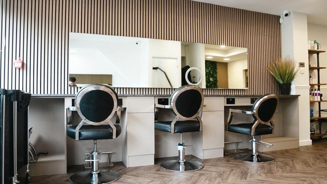 d5d6cda7-c0d6-4683-bbae-45adf7ee28c4-vphairartcosutton-gb-england-birmingham-westmidlands-fresha-7179982