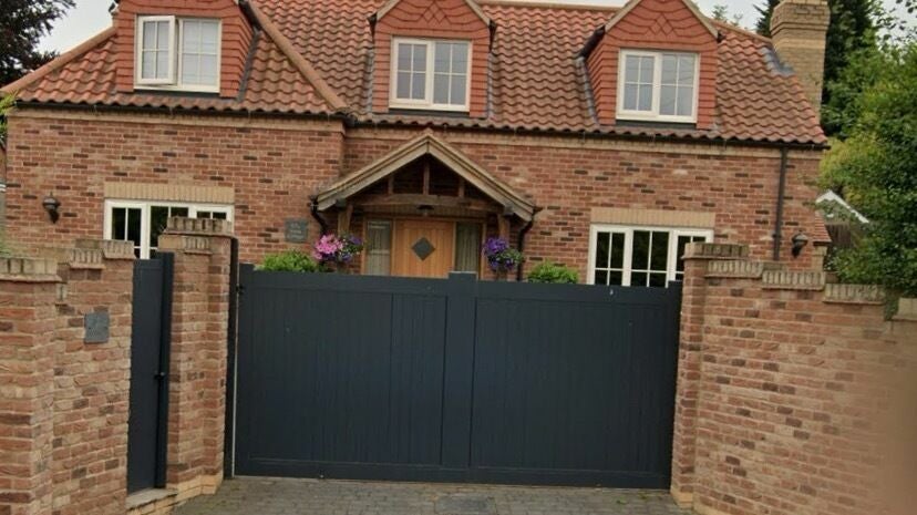 d5e4d0e6-0f7b-4eb0-8cd6-e86e6b7f51b7-spraytansbyvikki-gb-england-broughton-fresha-9407322