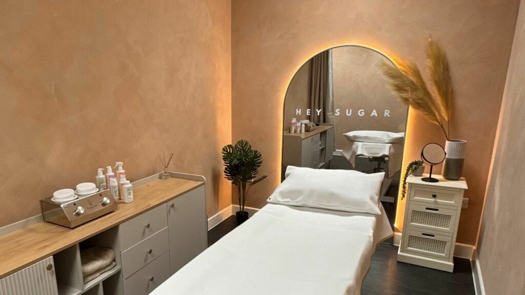 d6c31b7c-1d92-43c3-bb25-970a05d7108c-secretsugarclub-nottinghamcity-gb-england-nottingham-flyinghorsewalk-fresha-2050807