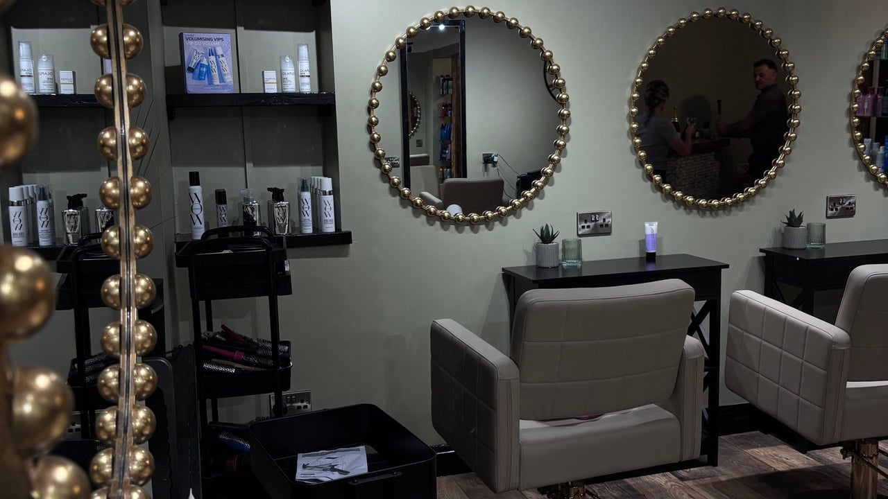 d7001417-d991-4803-8937-a70c3103fdf1-anothersalon-gb-swansea-fresha-3686172