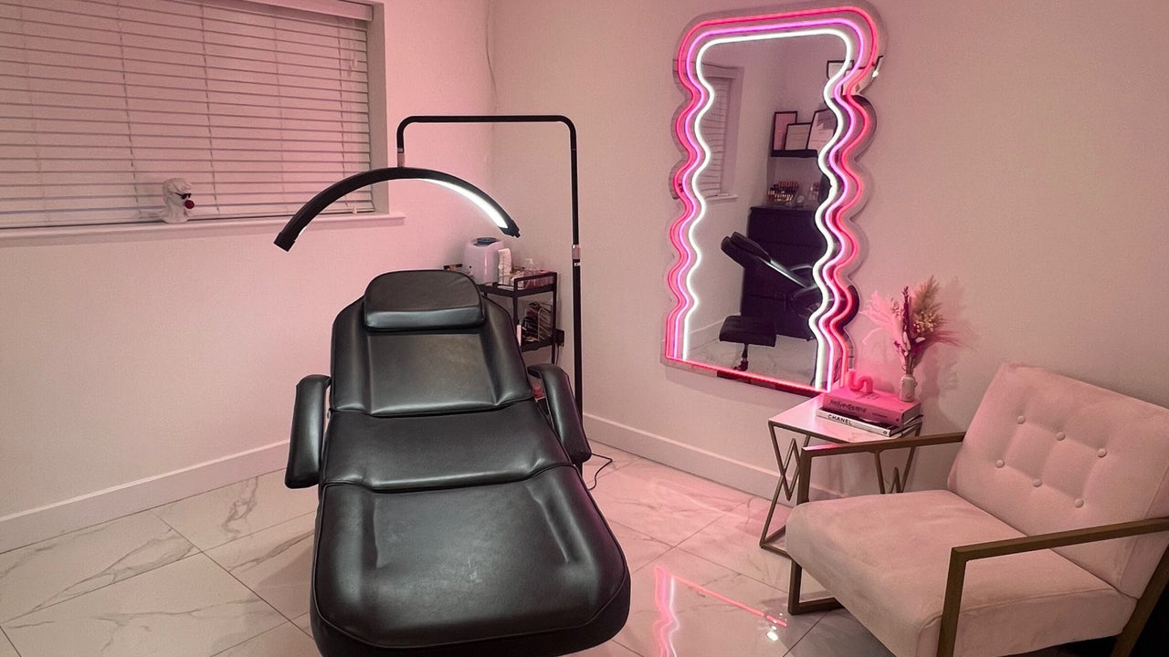 d9e96790-276b-498a-af54-aa46df50be67-contouredcosmetics-gb-england-rugeley-powerstationroad-fresha-6959744