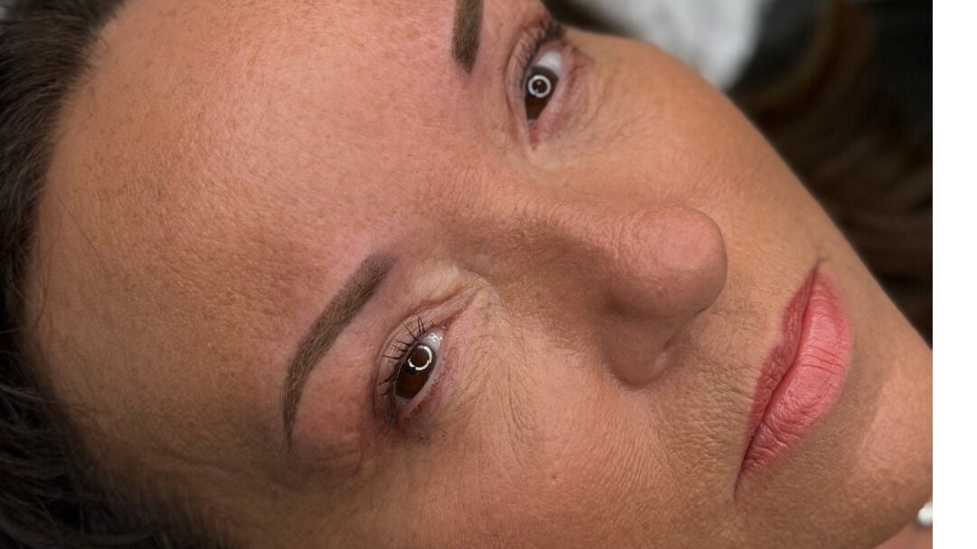 db432f09-f698-4bb7-87d3-c07c1bfca3f6-thecoven-gb-wales-bridgend-fresha-5470576