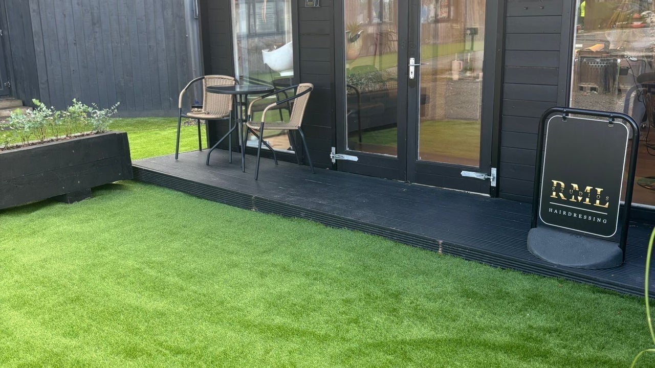 db45d447-4b2e-4701-bb3c-260c636bce68-rmlstudios-gb-england-brentwood-hutton-fresha-5978993