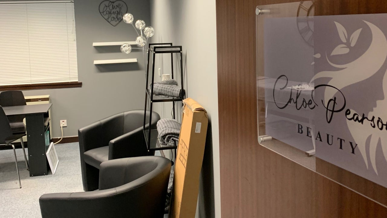 dc117ad7-8476-46c5-9774-2f28427ff6ed-chloepearsonbeauty-gb-scotland-castleavenueindustrialestate-fresha-1778821