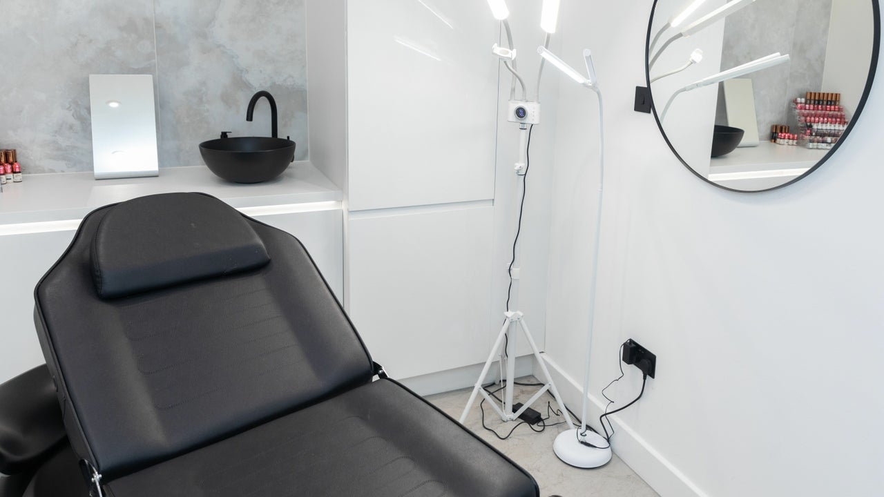 dc8eba9a-7a5d-4cf4-96c7-2a99c86ec0f3-emstudios-gb-england-orpington-fresha-7361778