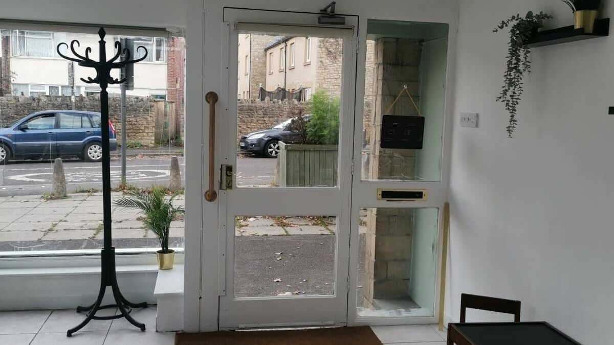 dcac5934-bae3-4634-a685-d594b7c1ba05-hairofthrones-gb-england-frome-fresha-4052527