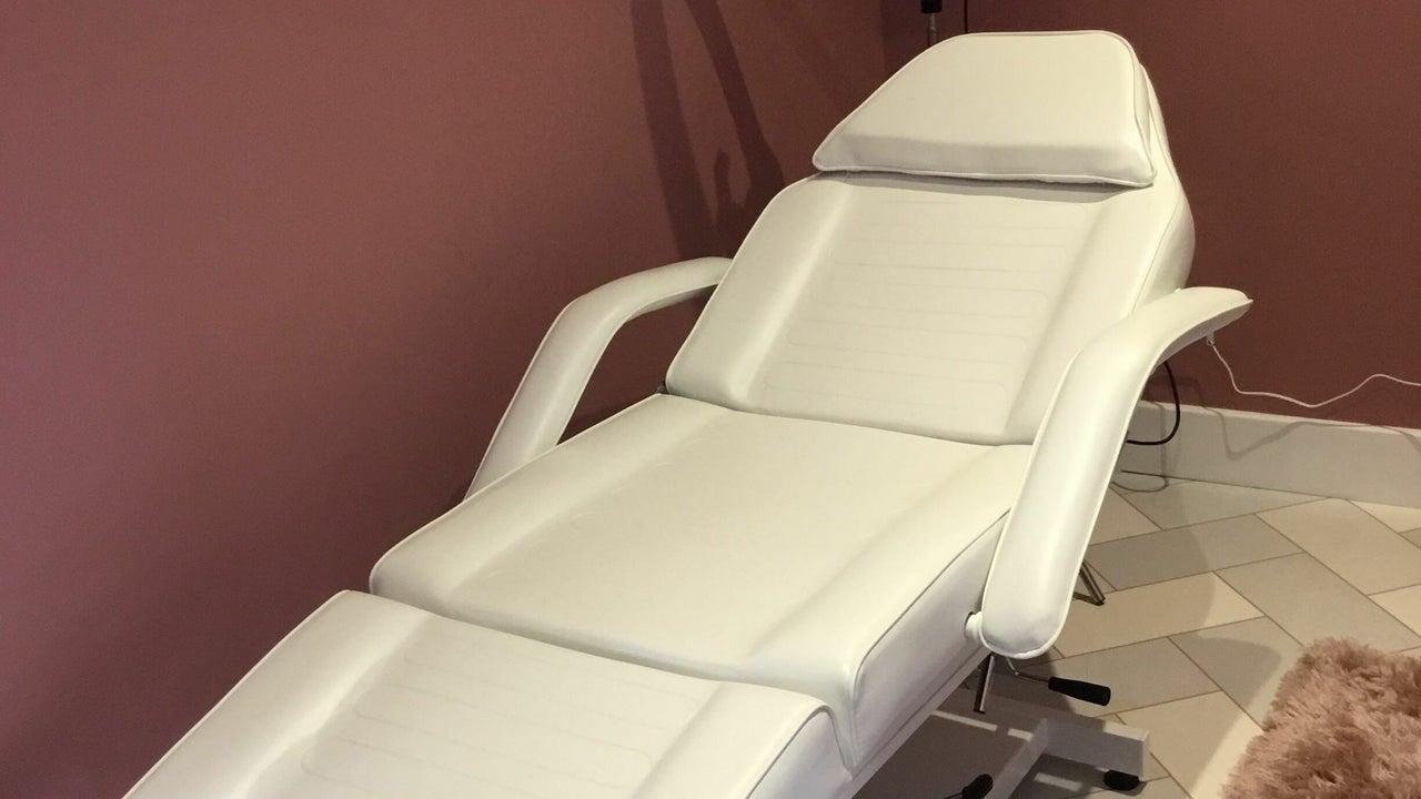 dccf7681-858f-45ea-a9ec-af3bc809868b-princessglamandlocksrochecornwall-gb-england-staustell-roche-fresha-8840590