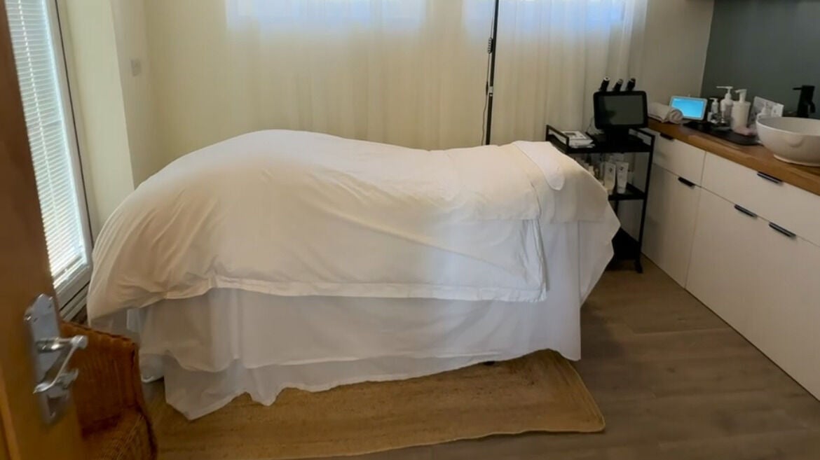 dea7176f-c6d6-4c30-b556-bac94a64ba82-facialtheoryskinclinic-gb-england-thatcham-fresha-4039521