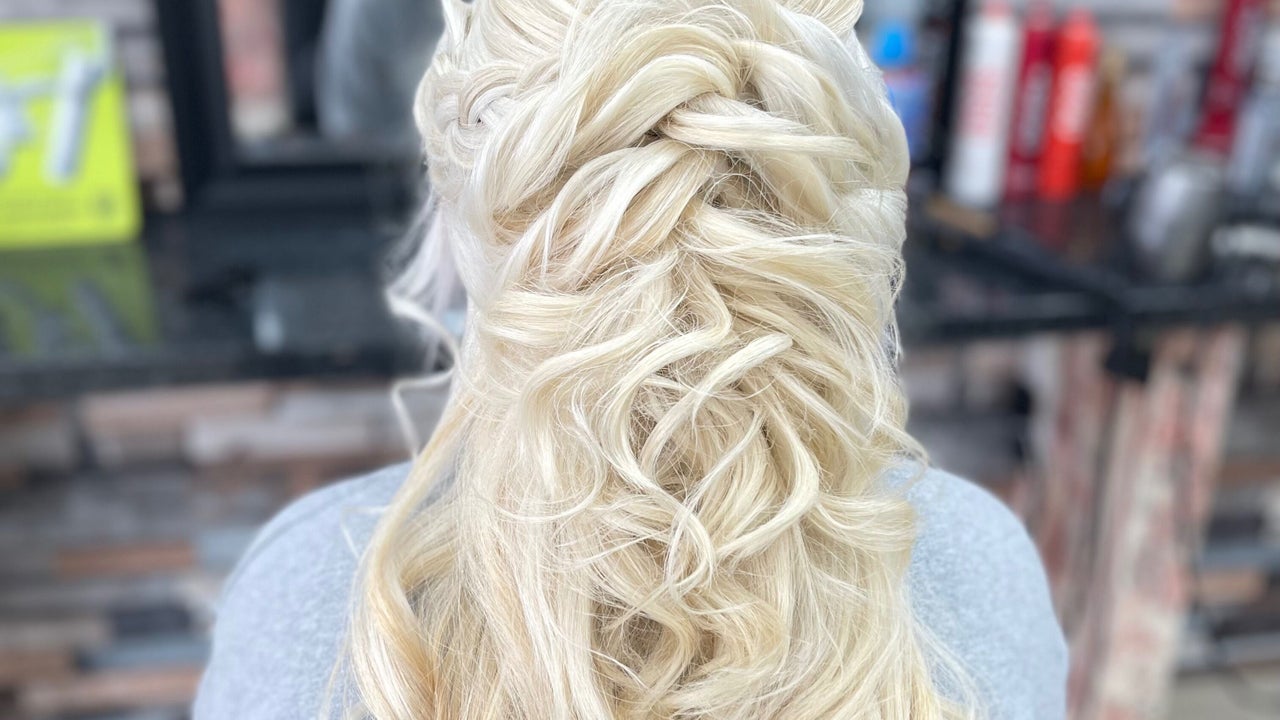 dea7befb-31bc-4520-9686-d6971995d4ec-mekhairstudio-gb-england-marstongreen-fresha-2324576