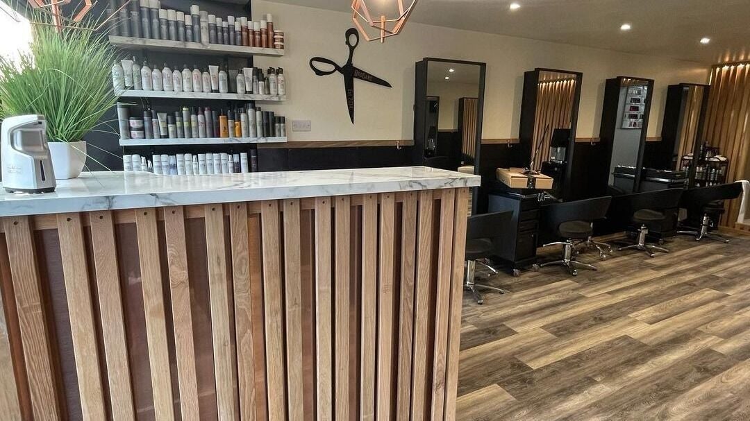 defbe537-81dd-457f-a1dc-9cfe5c843bbb-brodanshairbeautylounge-gb-wales-cardiff-fresha-9084210