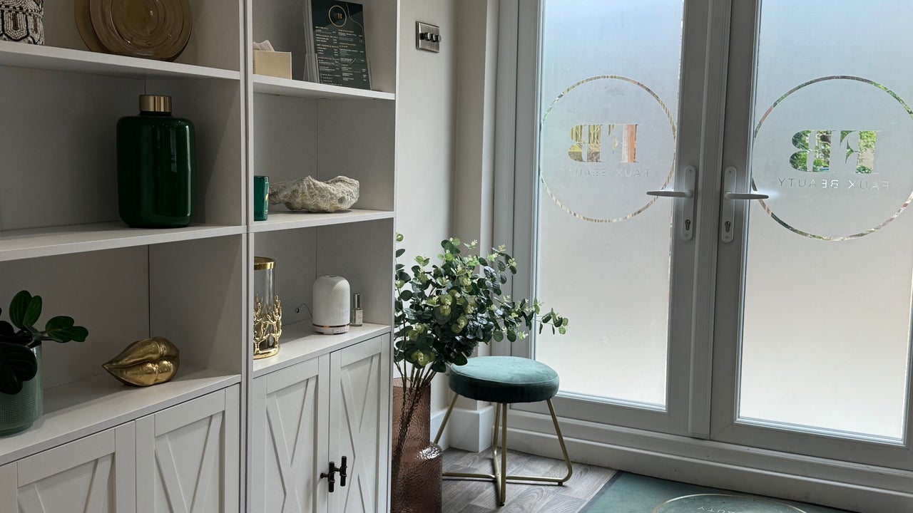 df29c316-fd01-4f43-acfe-ca6f62c17aba-fauxbeauty-treatmentstrainingoxted-gb-england-oxted-fresha-1376961