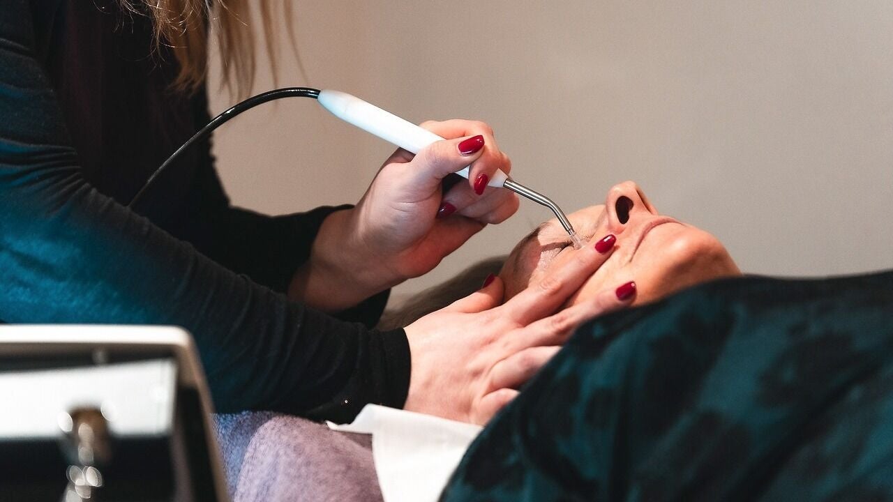 df99694d-9976-4d8b-8158-282a0ea30722-6855484