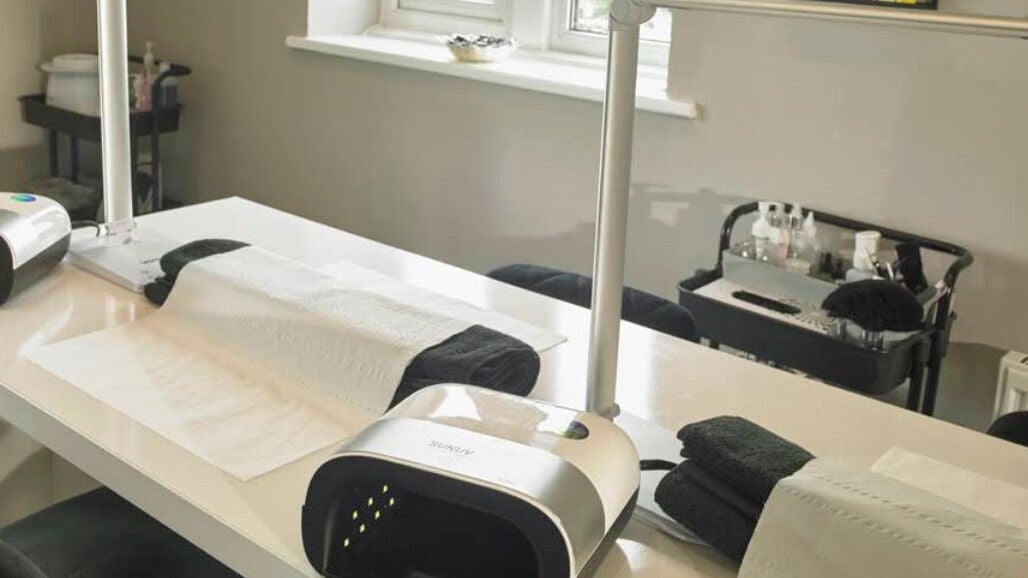 dfa83276-a476-440f-93e8-4f100811d61d-hrtreatmentrooms-gb-huddersfield-lepton-fresha-2214649