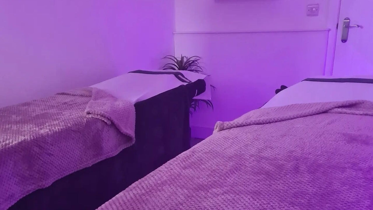 dfd76f2a-e5f7-4030-8fb3-40b3249c4474-cheshirehousesale-gb-england-sale-fresha-4567308