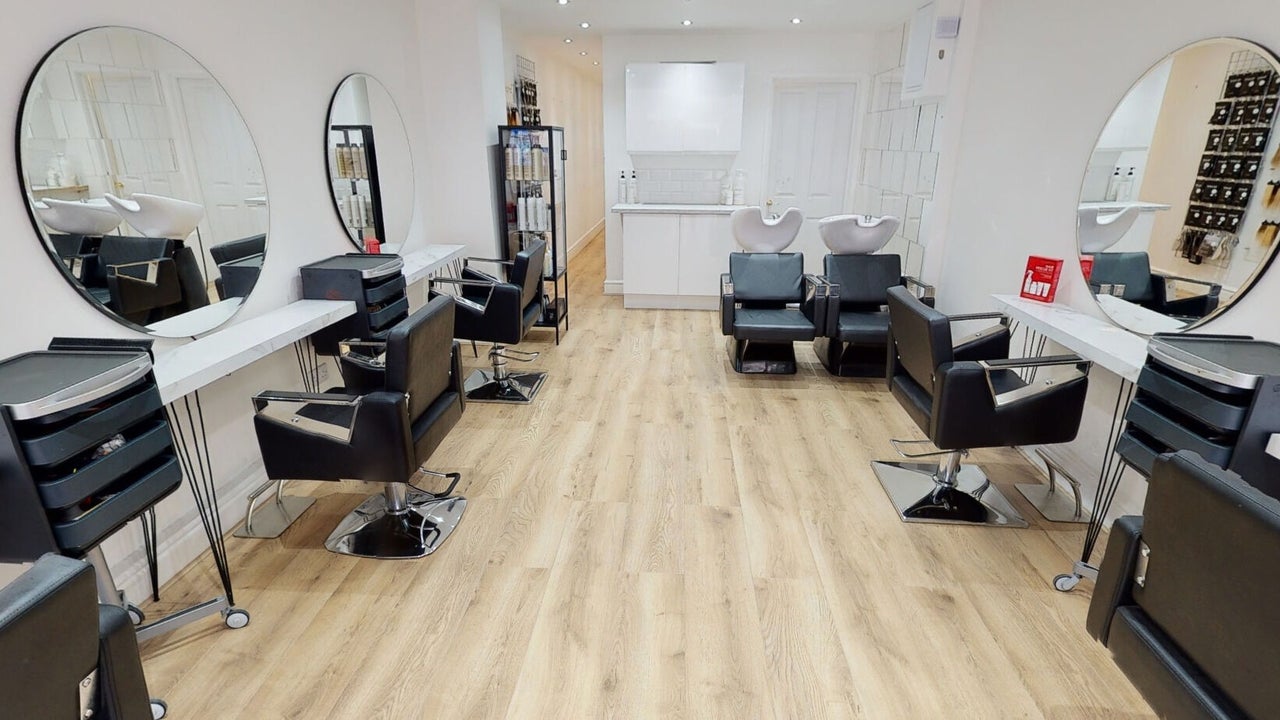 e0b97fde-1a87-45ef-bb2b-e0c474f8299d-chichairbyaprilcole-gb-england-ruddington-fresha-7524194