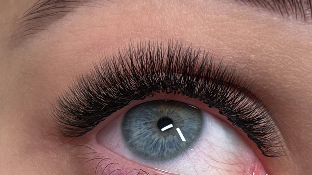 e14200f8-66a6-4f3e-b1ff-f472acde4fc8-lavyslashes-gb-england-london-fresha-8660613