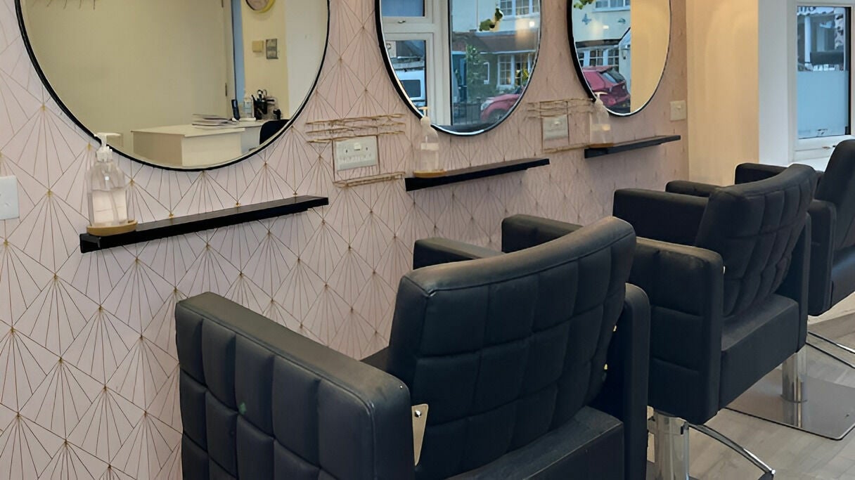 e3b095a4-c054-451a-b872-51ceb4a9b006-salonat8-gb-england-wroughton-fresha-7204525