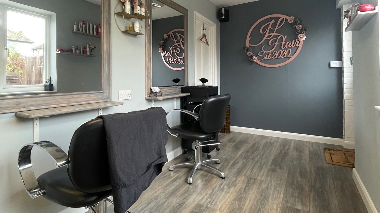 e4275db6-9882-4179-a6be-3cea62974278-jlhair-gb-england-godalming-farncombe-fresha-9934627