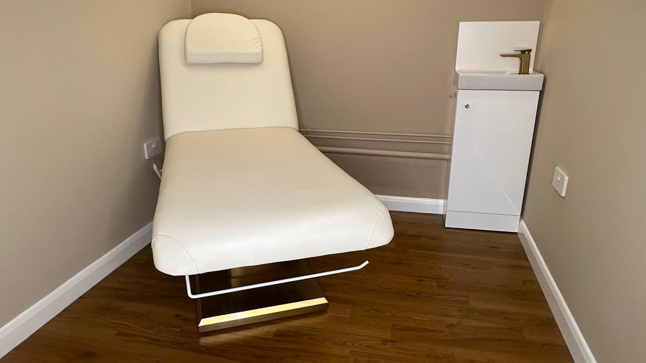 e4446b0a-ba25-45c7-8d09-548a74ee0cd4-cabellohairbeautyaesthetics-gb-england-sudbury-fresha-8113503