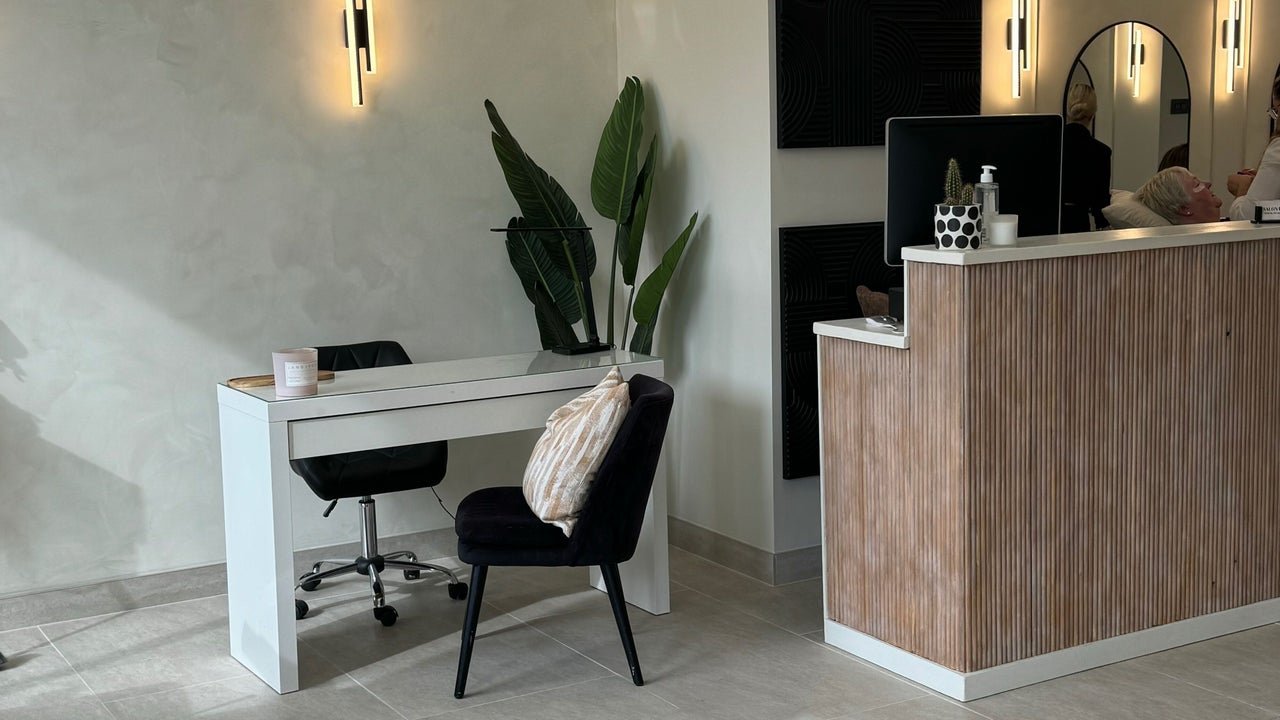 e446e2ef-67a1-4f72-95fd-d638f9f33671-salonq-gb-wales-pembrokedock-fresha-9895865