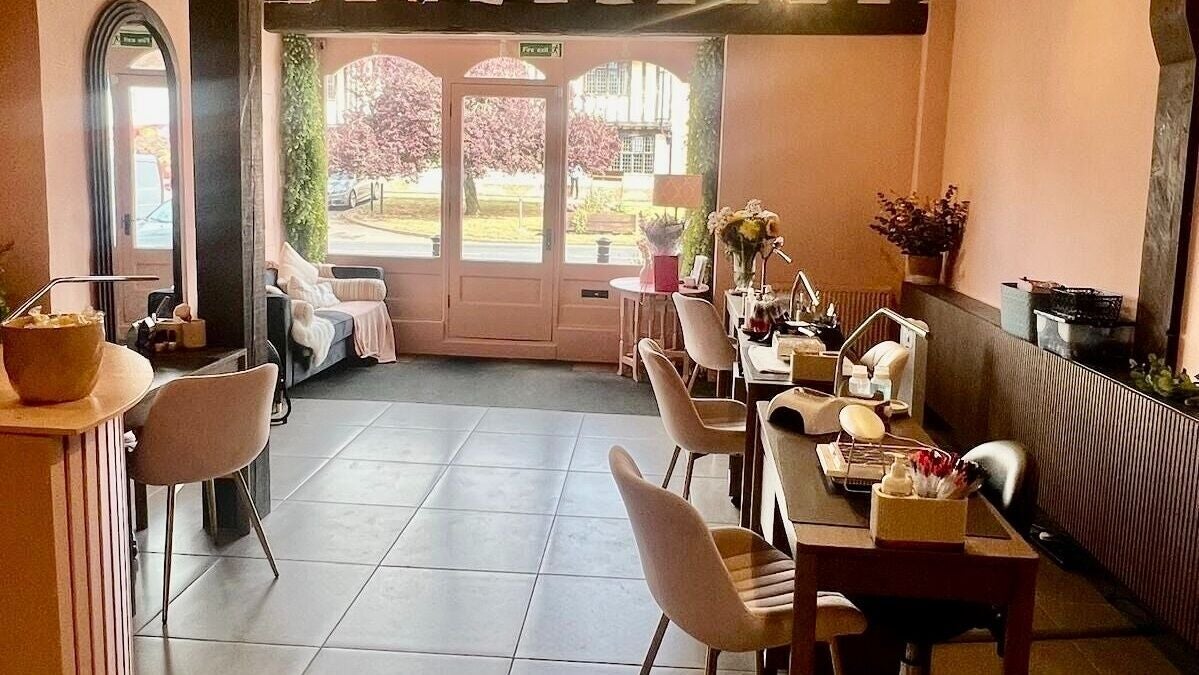 e455858c-1c7d-49bc-bcb8-627e0c0863a0-rhiannonsbeautybox-gb-england-longmelford-fresha-5148913