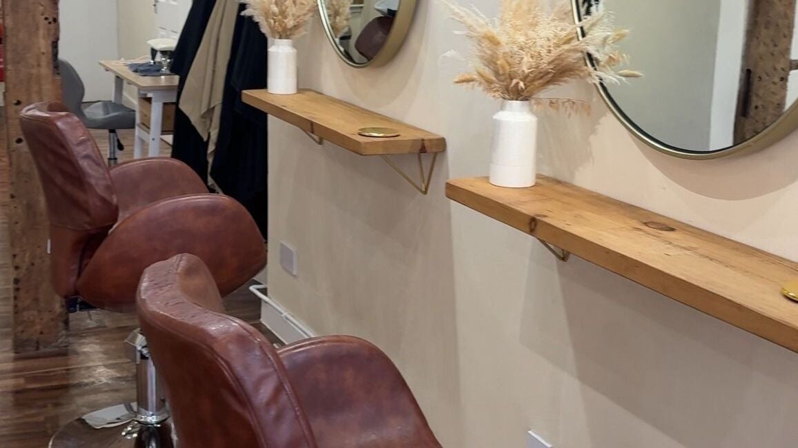 e4ba54d8-d10a-4b8f-b31c-6992c4f4e251-bennicholsonhair-gb-england-bromyard-fresha-1093500