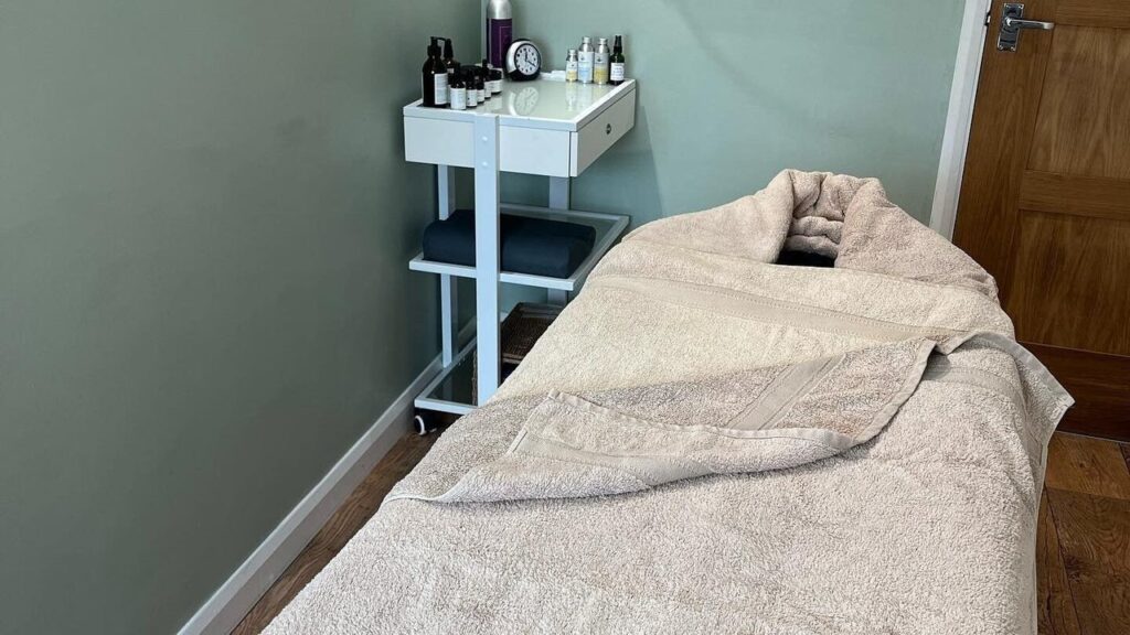 e5f87359-a84d-4df1-b1cc-34052009bff6-calmorganicbeauty-gb-wales-kilgetty-fresha-2723072