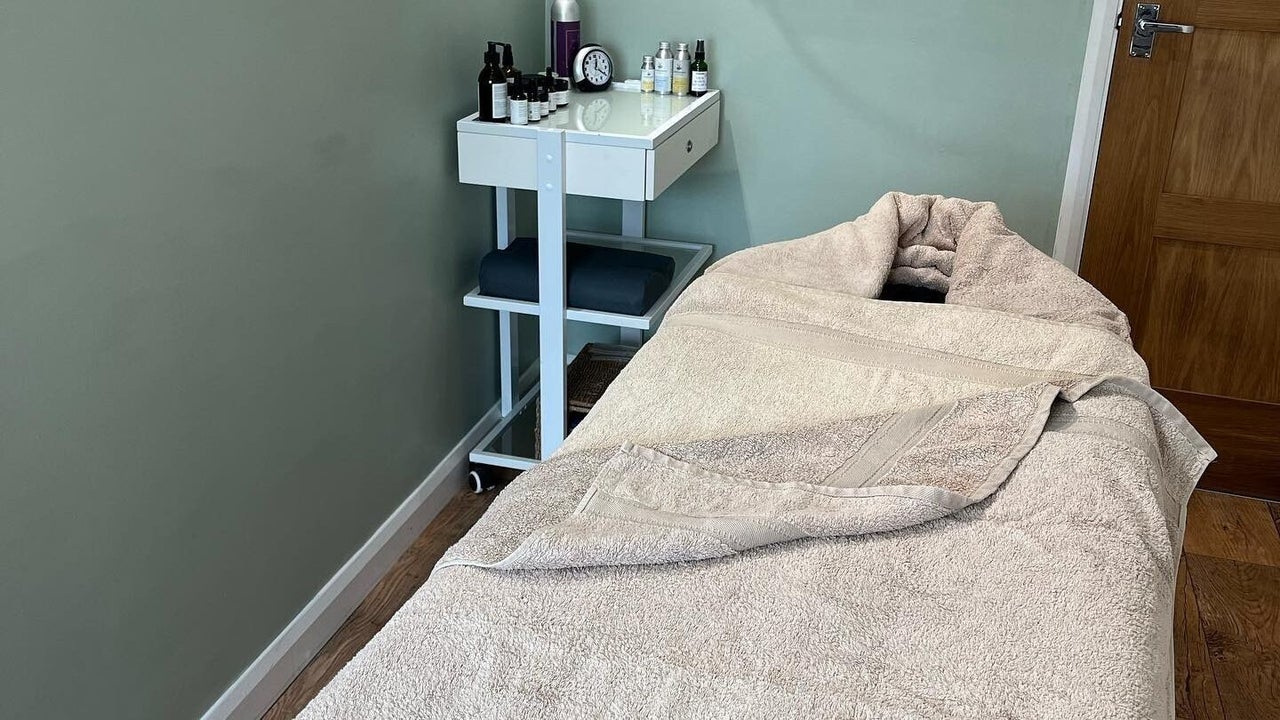 e5f87359-a84d-4df1-b1cc-34052009bff6-calmorganicbeauty-gb-wales-kilgetty-fresha-2723072