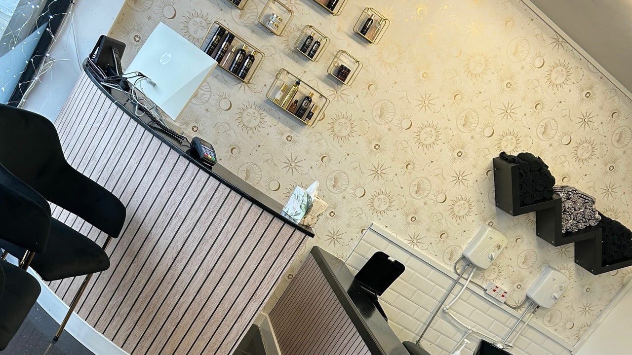 e5fed40f-4a70-4c2b-a2f6-412bd28f933b-hjcollective-gb-england-heywood-fresha-9687328