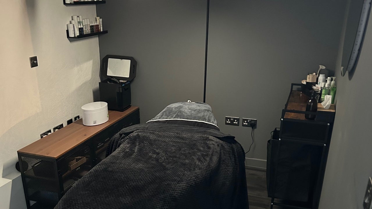 e69db802-c2c0-4be6-a34a-bf50075e2e99-olivebeautyaesthetics-marstonmortaine-gb-england-marstonmoretaine-fresha-7231525