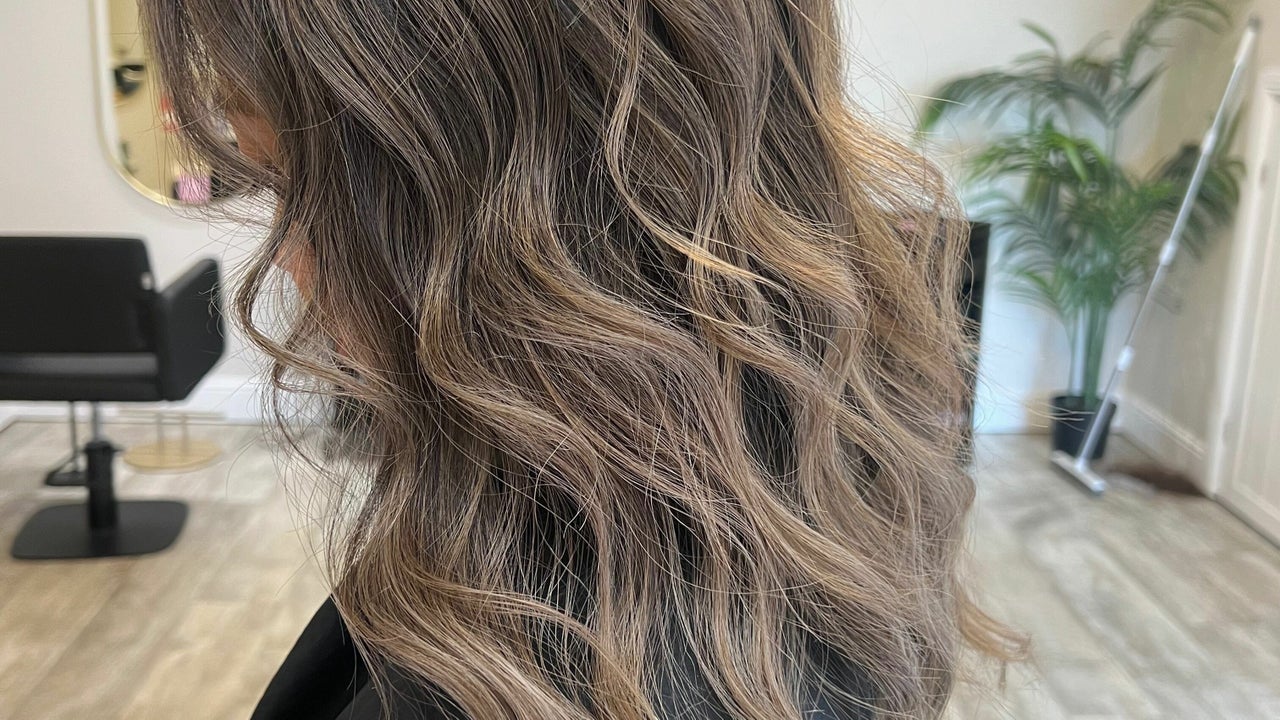 e7b4407a-ded7-49f5-83fd-0ff3d30bac5a-hairbybethanyg-gb-england-sarisburygreen-fresha-3871565