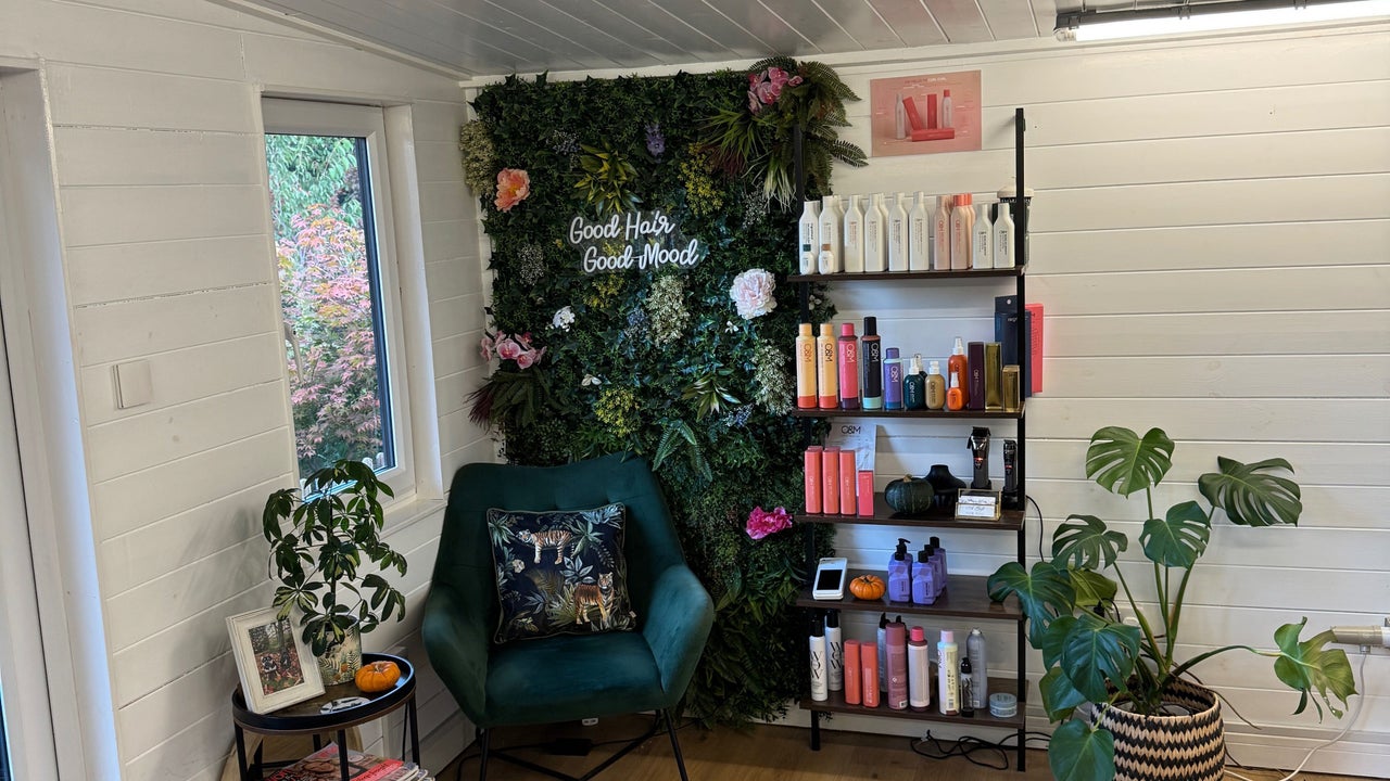 e7d31fc8-41bf-4ce6-b051-9309d84849eb-joeygalvinhair-gb-england-guildford-fresha-7277830