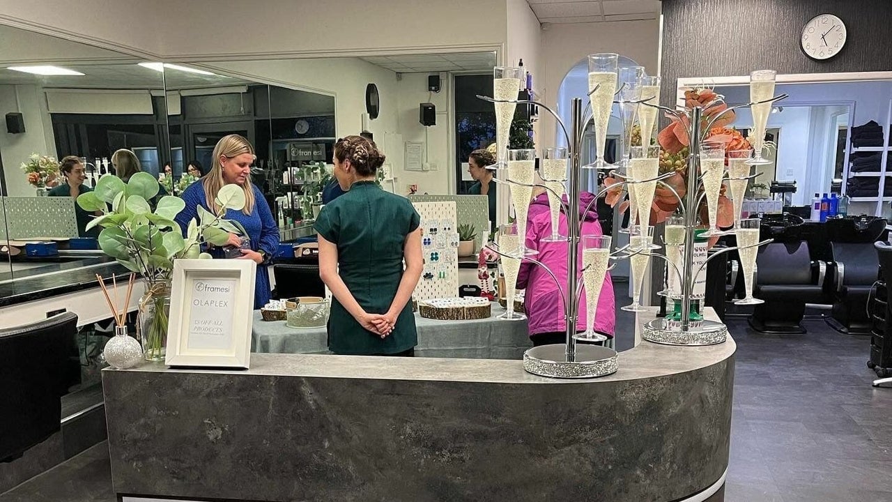 e7f47916-33f8-4fb4-8f8d-d7f0c6963d56-thehaircompany-gb-england-woolwell-fresha-2179067