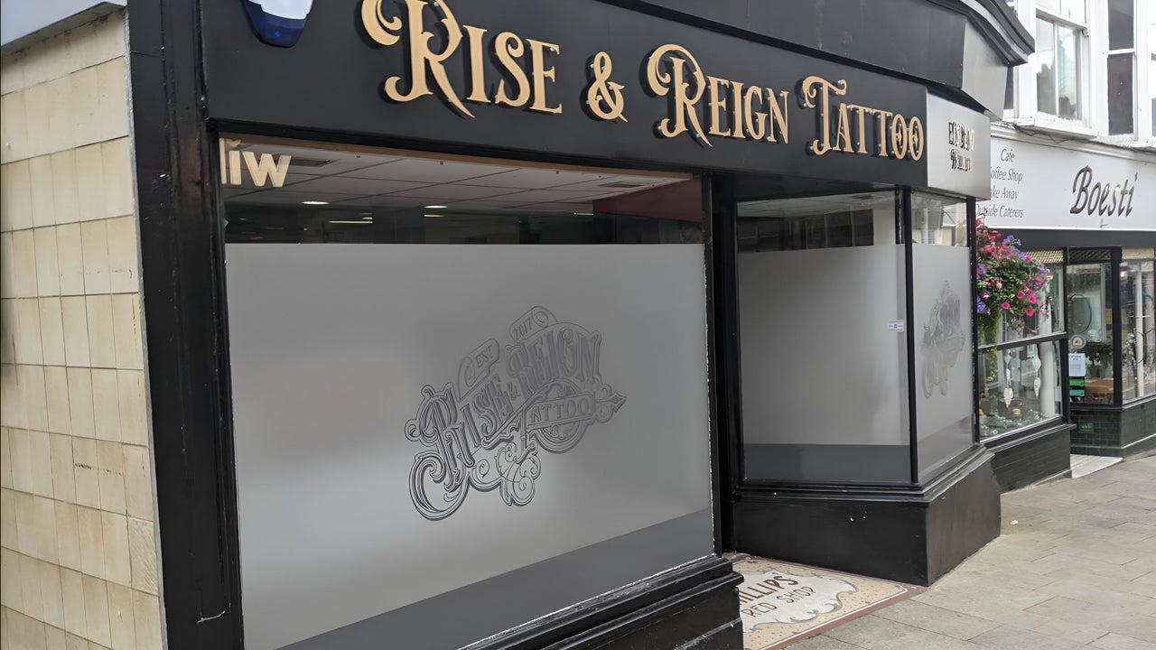 e9717694-6657-45f0-a23c-4e93331b1179-risereigntattoopiercingspmu-gb-england-redruth-fresha-7803830