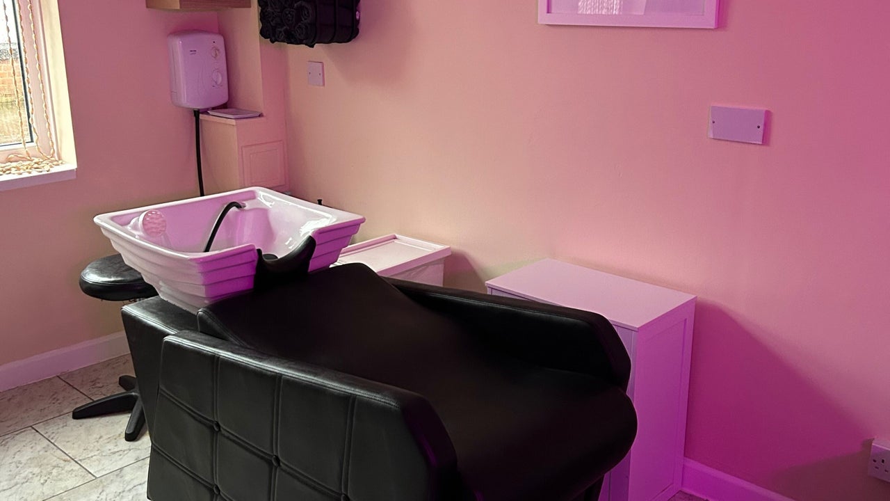 e9e8b86d-33db-4b6e-b54e-301065b0f926-bobbypinsnewclientspleasecontactusfirst-gb-england-bromsgrove-fresha-8502640