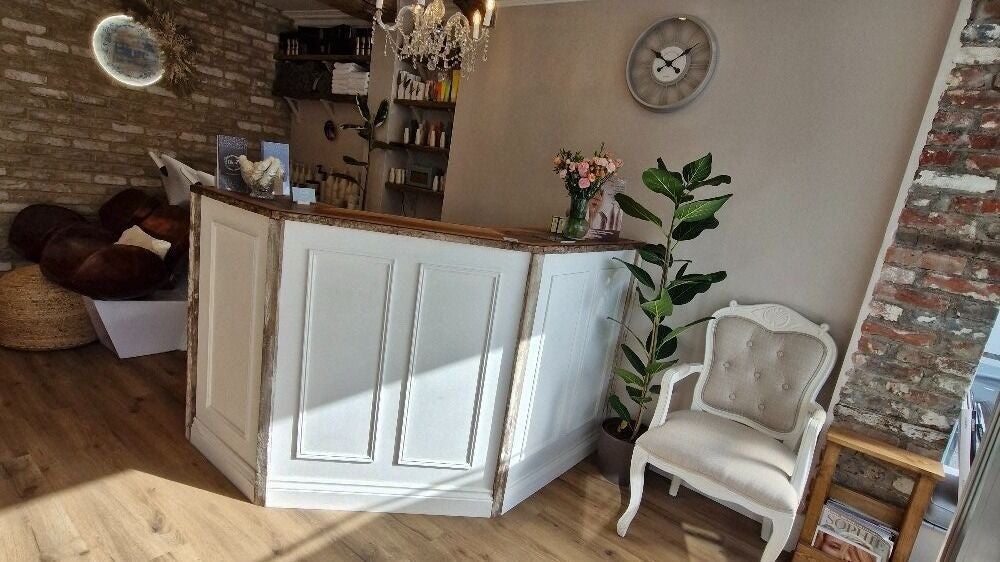 ea250841-b48e-4741-8da7-bf228409dd6c-ellurehairandbeauty-gb-england-downton-fresha-1282233