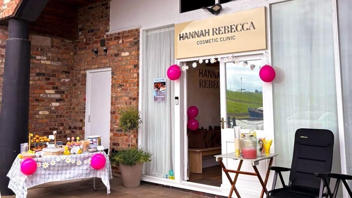 eafa37f3-a6ed-49c2-97ae-27355283c090-browinked-gb-england-ellesmereport-cheshirewestandchester-fresha-1892241