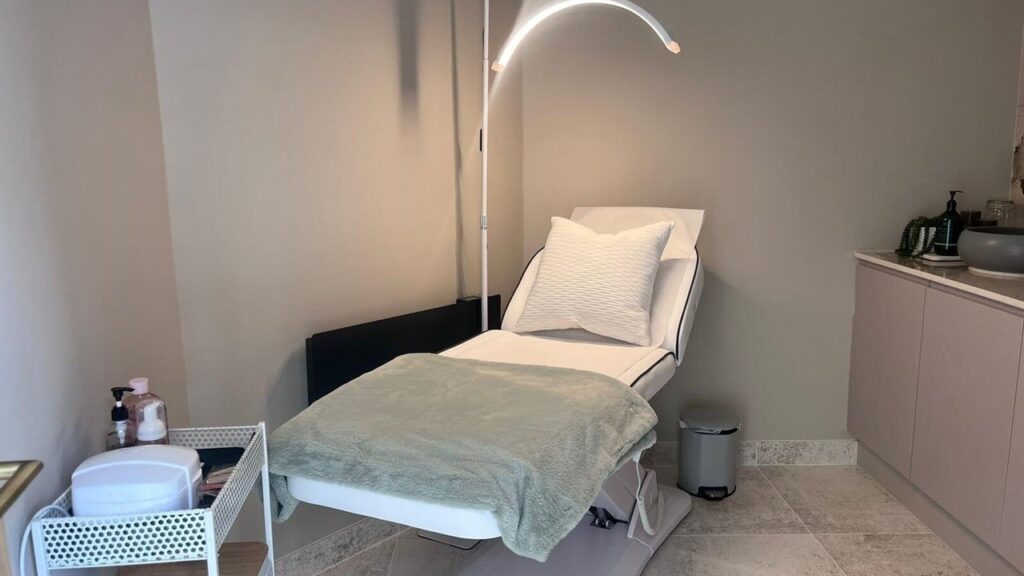 eb9f6a0c-2a45-4b9a-92ae-647d25e99ea8-8509565